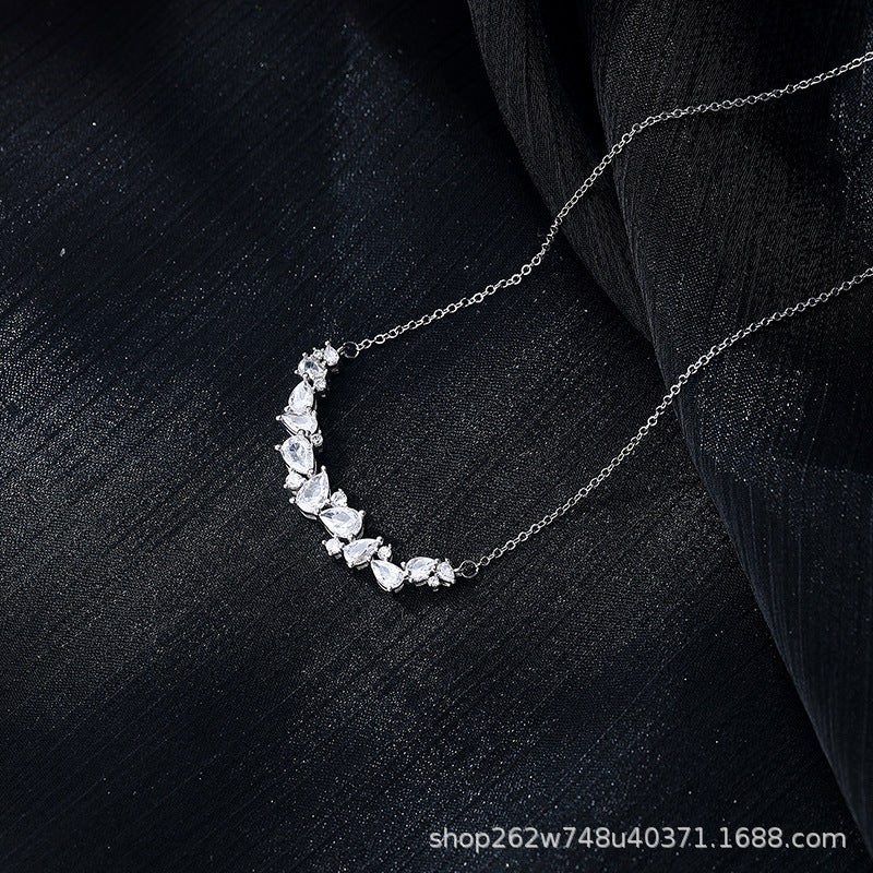 Women's Exquisite Rhinestone Necklace - Wisteria Flower Pendant