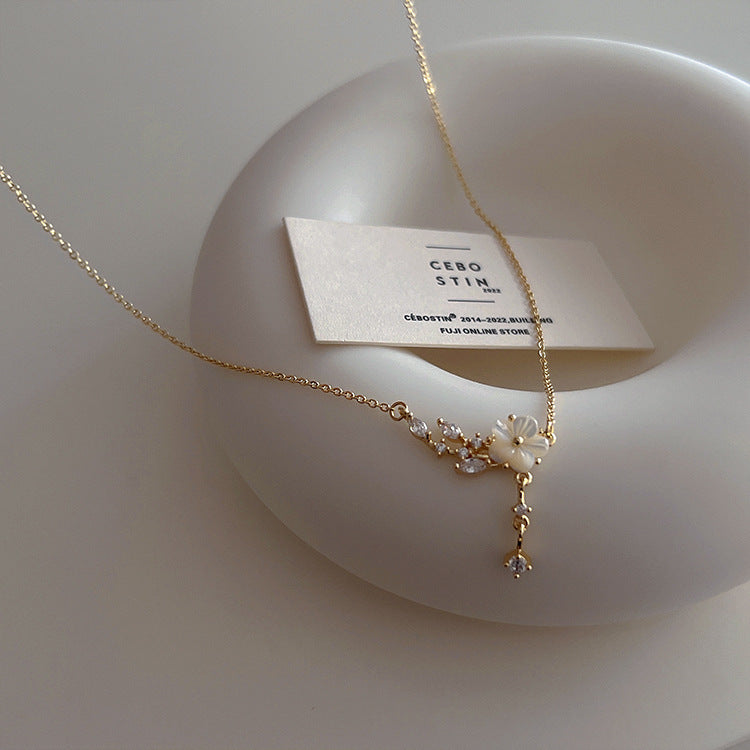 Camellia Necklace Mother of Pearl Flower Necklace Refined  Simple Flower Choker Tiny Chain Necklace for Women 14k gold