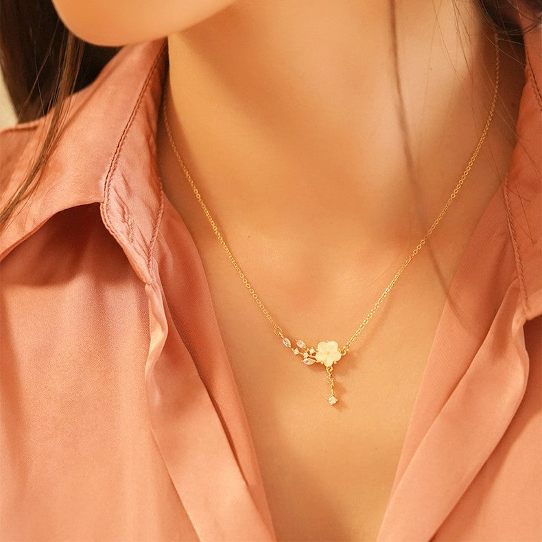 Camellia Necklace Mother of Pearl Flower Necklace Refined  Simple Flower Choker Tiny Chain Necklace for Women 14k gold