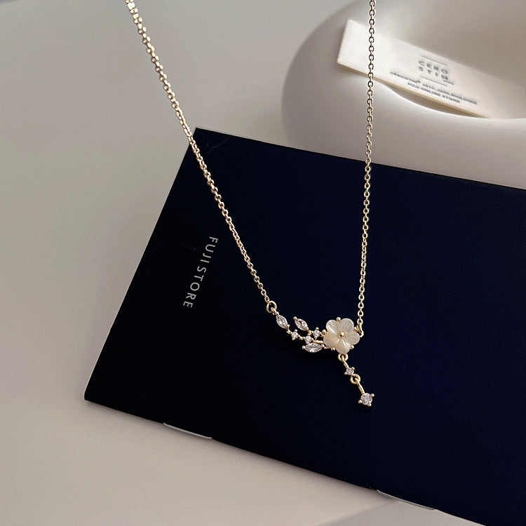 Camellia Necklace Mother of Pearl Flower Necklace Refined  Simple Flower Choker Tiny Chain Necklace for Women 14k gold